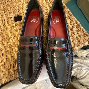 SAS WOMENS LOAFERS 8.5 Narrow width